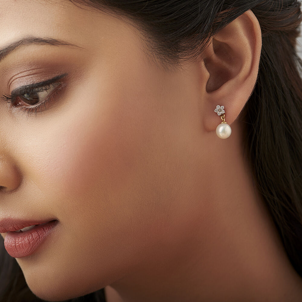 Luminous Diamond Stud Earrings with Pearls