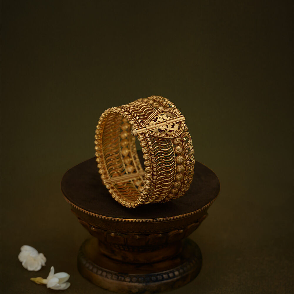 Gold kada in deals tanishq