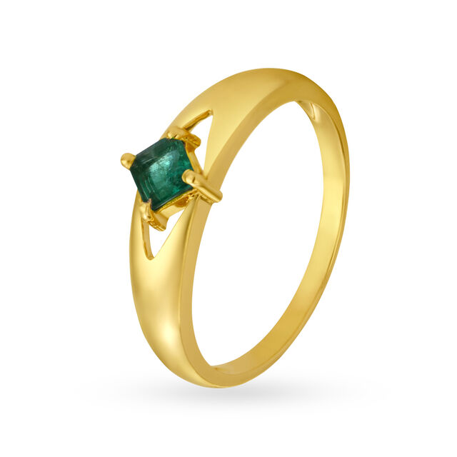 Classic 18 Karat Yellow Gold And Emerald Finger Ring,,hi-res image number null