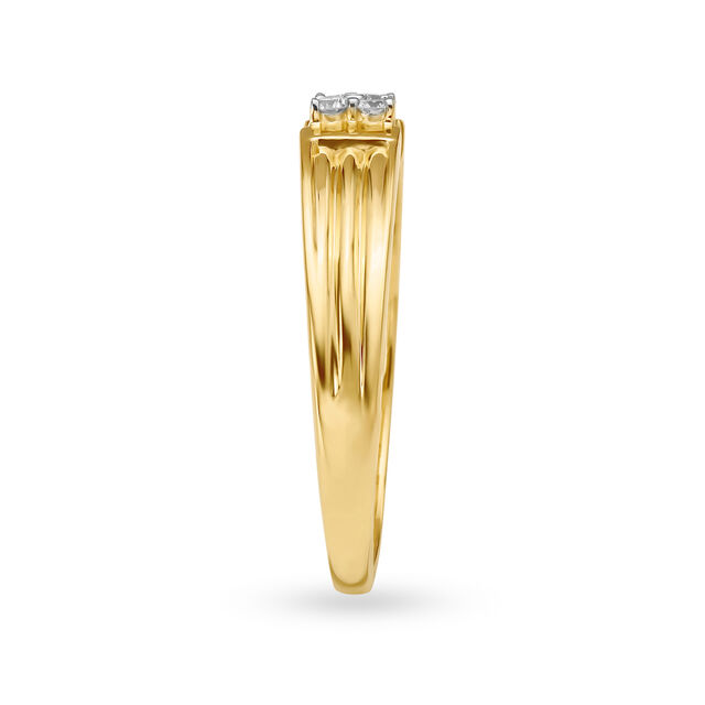 Sublime 18 Karat Yellow Gold And Diamond Finger Ring,,hi-res image number null