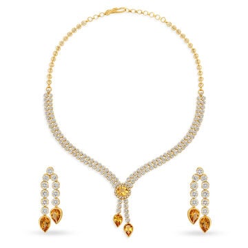 Distinguished Modern Design Gold Necklace Set Studded With Stones