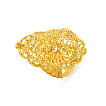 Fascinating Oval Shaped Gold Finger Ring
