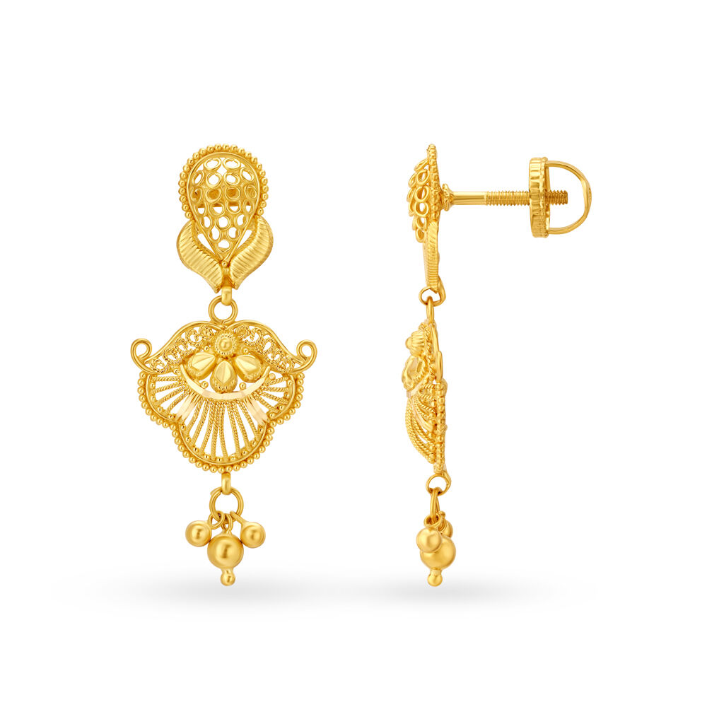 CaratLane: A Tanishq Partnership - Winged eyes are all you need to give  this look some more intrigue. Did someone say day-to-night chic? Shop Tyra Chandelier  Earrings - http://goo.gl/g3HXvL | Facebook