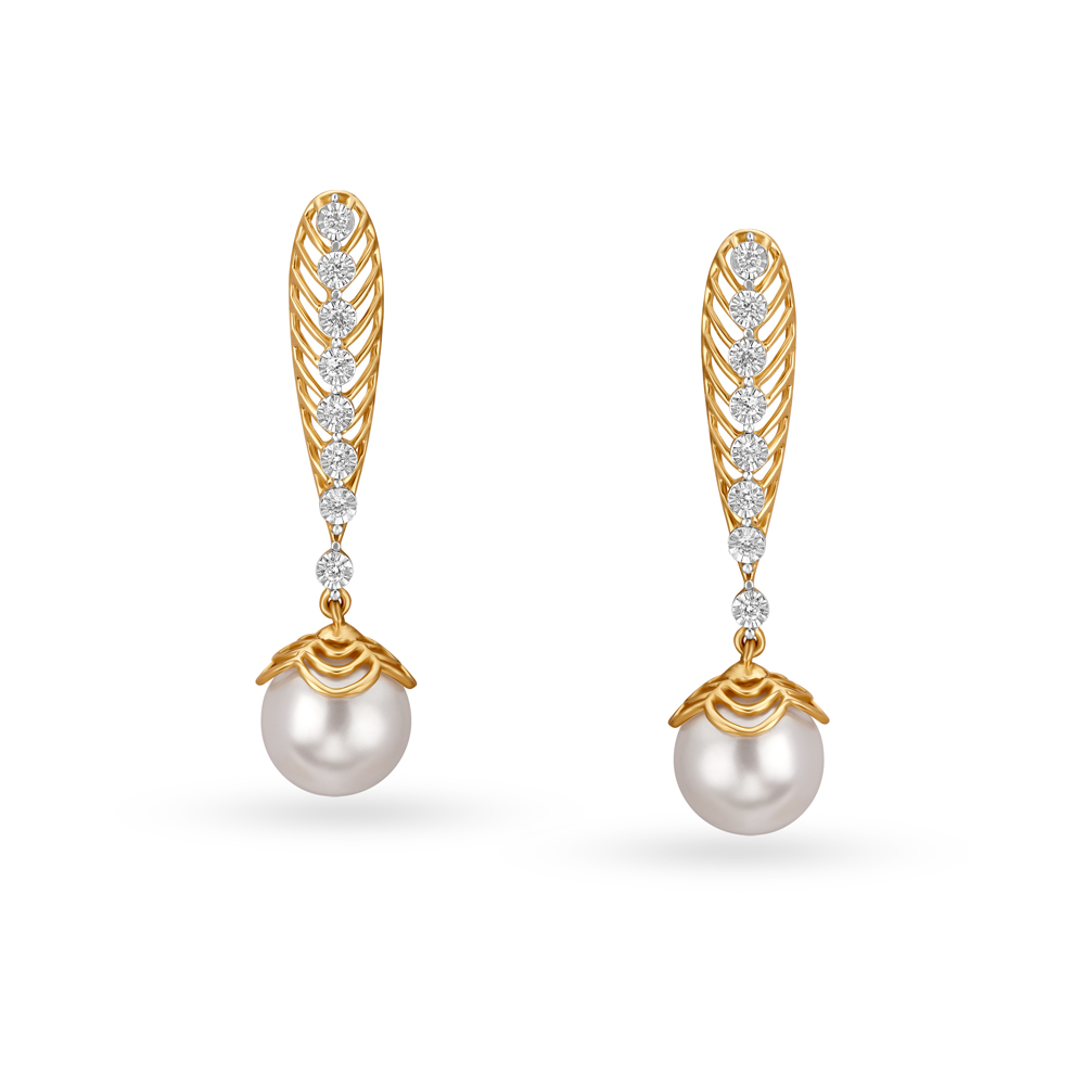 Chic 18 Karat Gold And Pearl Stud Earrings