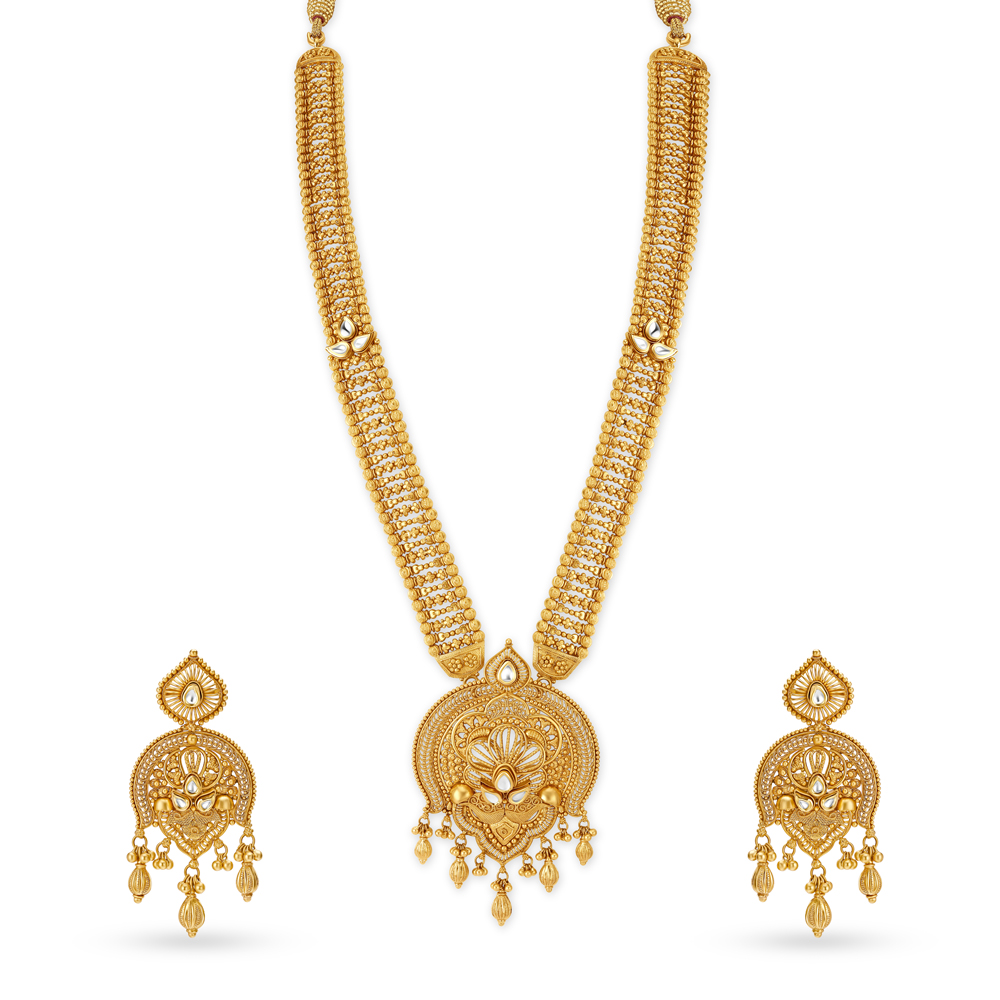 

Imposing Gold and Glass Kundan Necklace Set