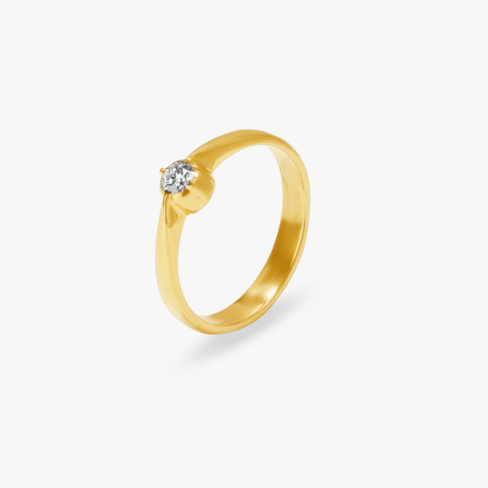 

Classic Crown Diamond Finger Ring