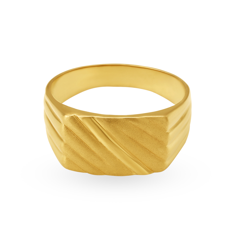 

Intriguing 22 Karat Yellow Gold Ridged Pattern Finger Ring