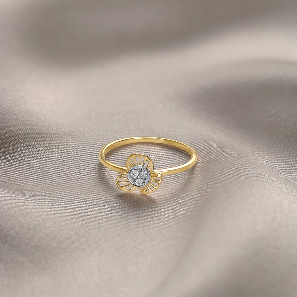 Petal Brilliance 14 Kt Gold & Diamond Ring