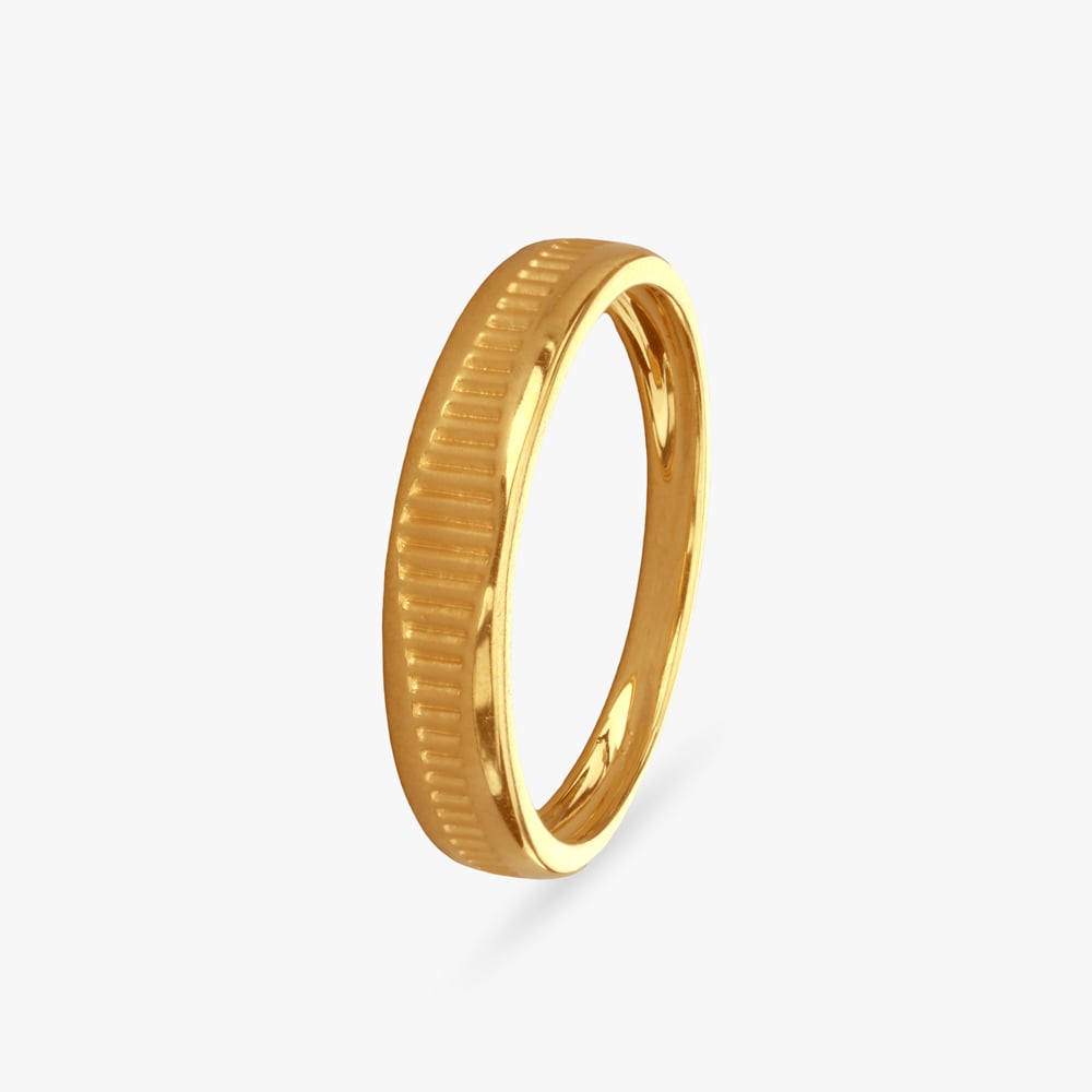 

Timeless Valor Gold Finger Ring