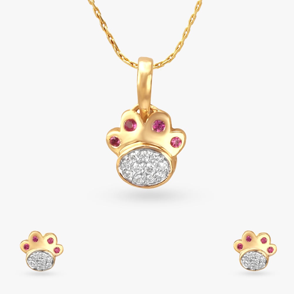 

Playful Paws Diamond Pendant and Earrings set.