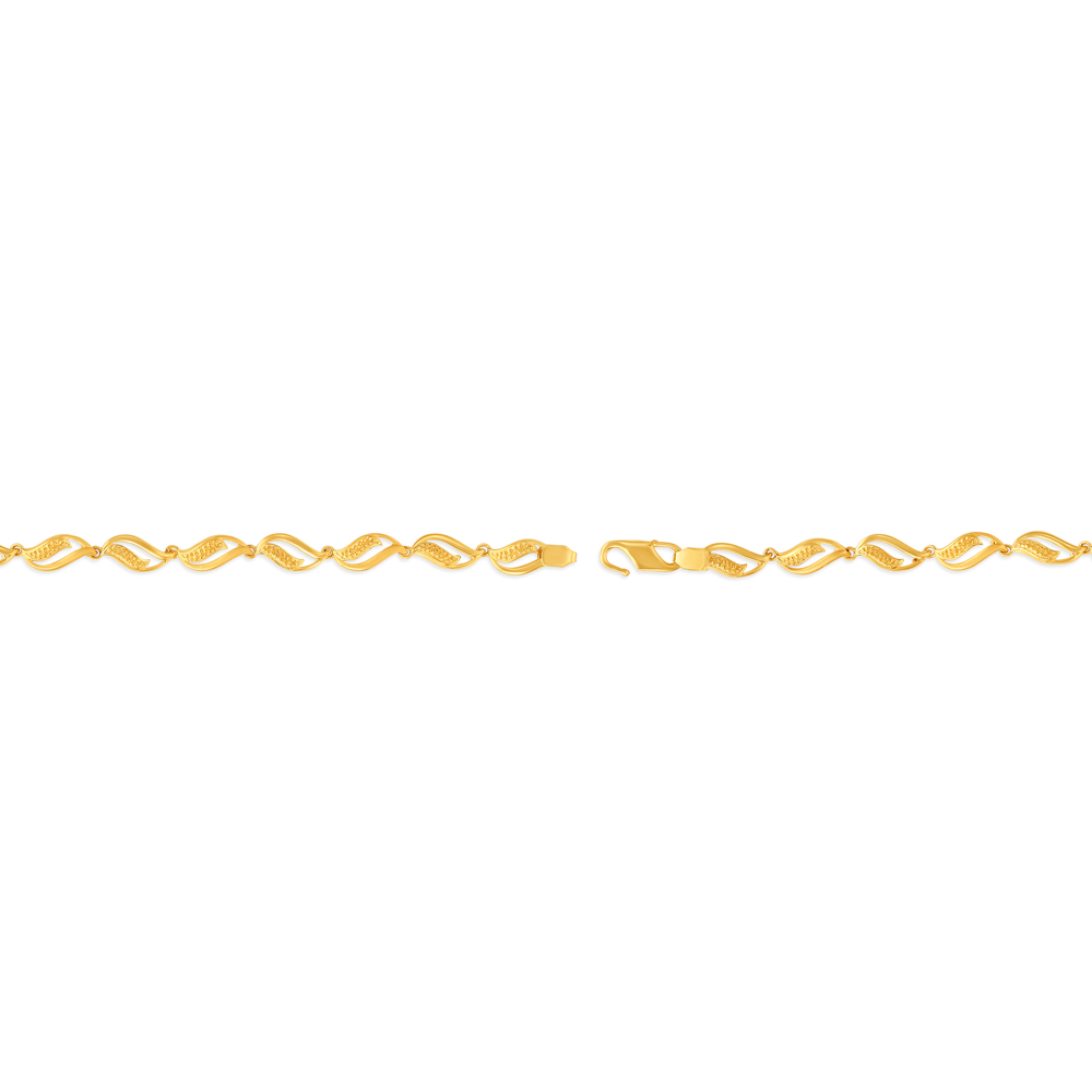 

Gorgeous Yellow Gold Carved Leaf Chain Bracelet