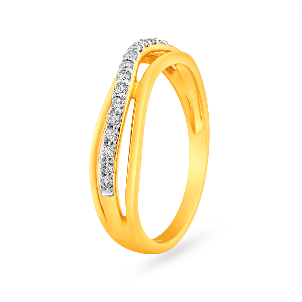 

Charming 18 Karat Yellow Gold And Diamond Finger Ring