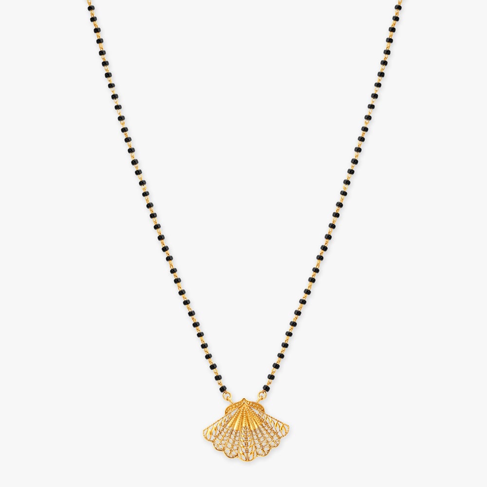 

Shell-Shaped Gold Mangalsutra