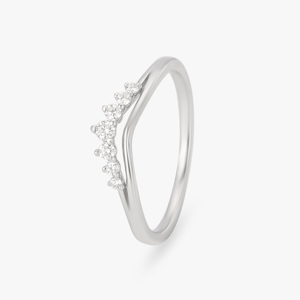 

Tiara Vanki Diamond Ring