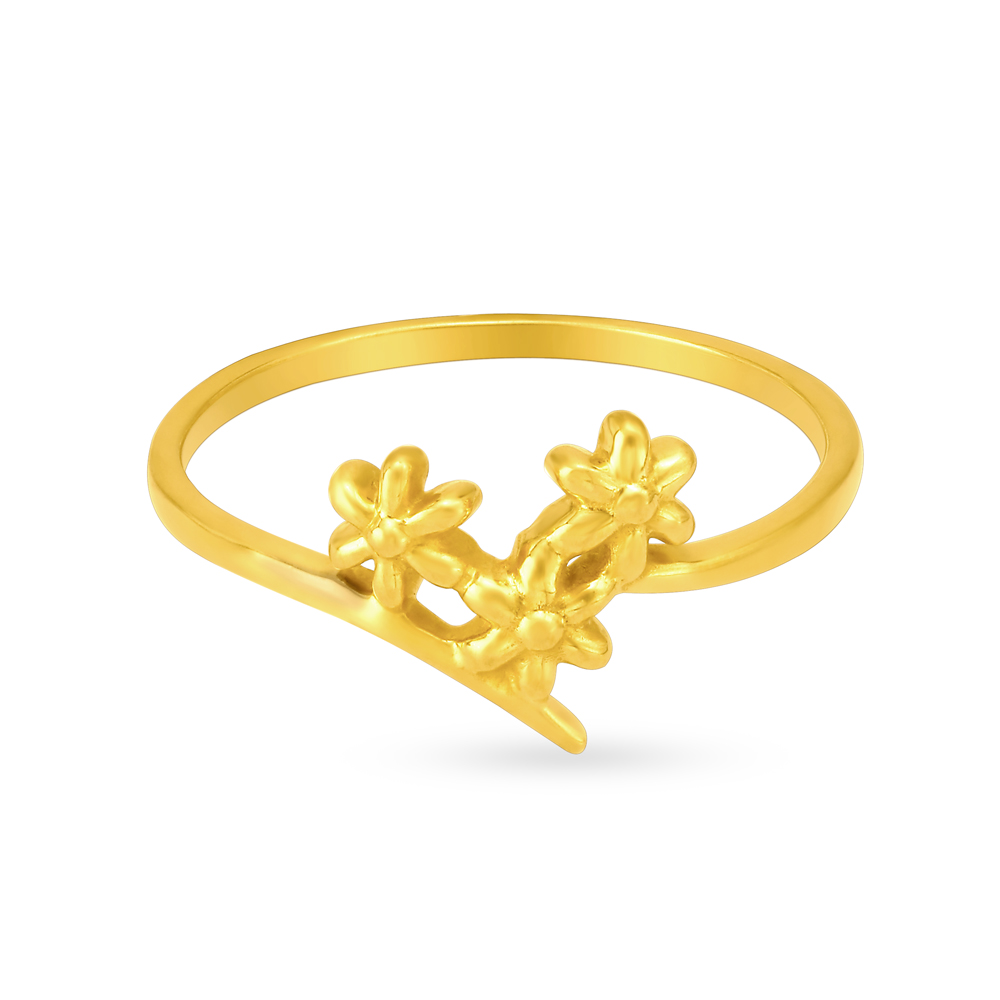 

Adorable 22 Karat Yellow Gold Floral Finger Ring