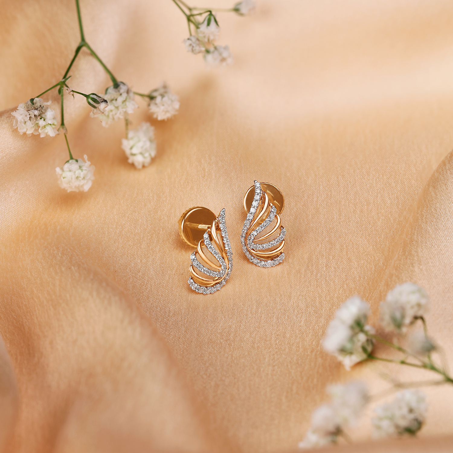 Silver Clover Tanishq Silver Stud Earrings With Small Size, Allergenic, And  Gold Plat, Featuring A Butterfly, Butterfly, Whit, Or Earth Shaped Design  Perfect Gift For Any Occasion From Wuhui121212, $17.09 | DHgate.Com