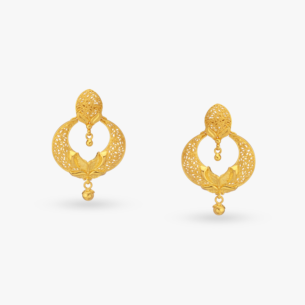 Buy Gold & Diamond Earrings for Men & Women Online | Tanishq