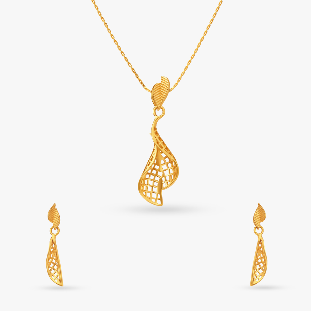 22 Karat Gold and Polki Diamond Pendant Earrings Set