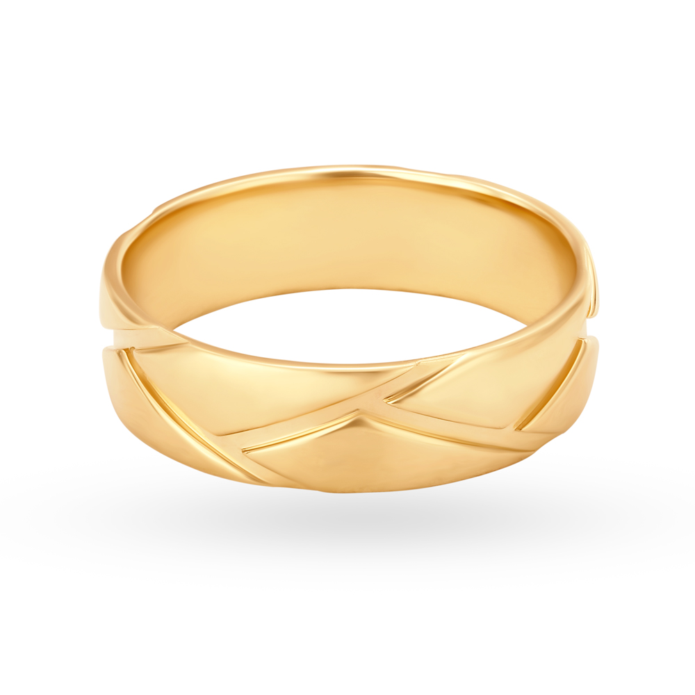 

Modern 22 Karat Yellow Gold Criss Cross Pattern Finger Ring