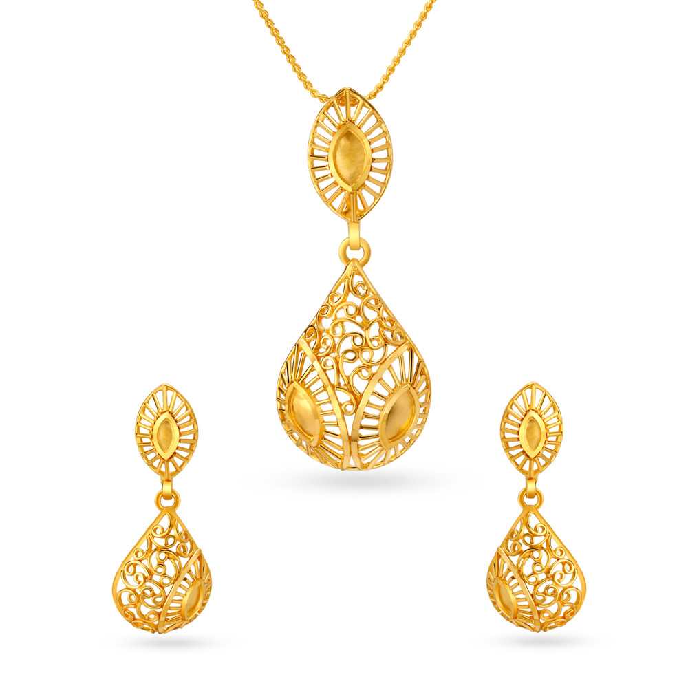 

Elegant Teardrop Pendant Set