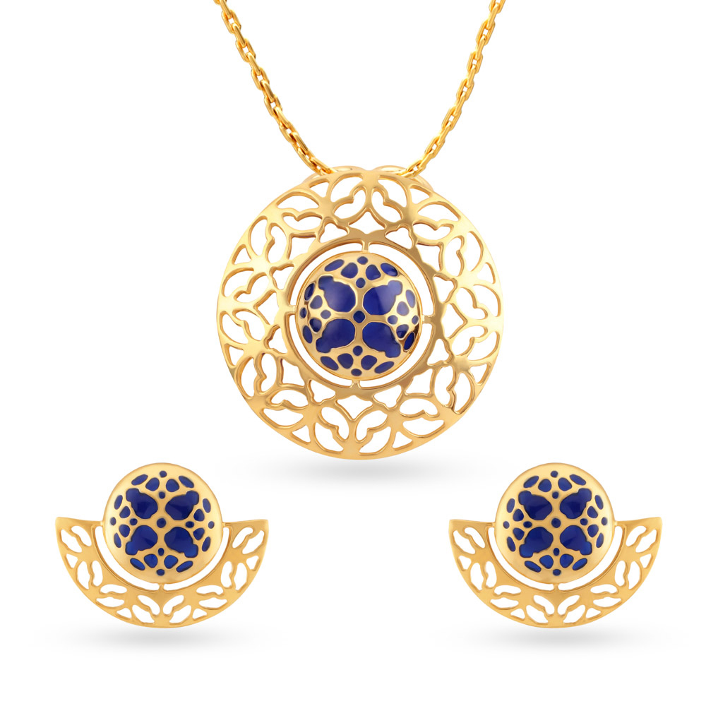 

Artistic Gold Pendant Set