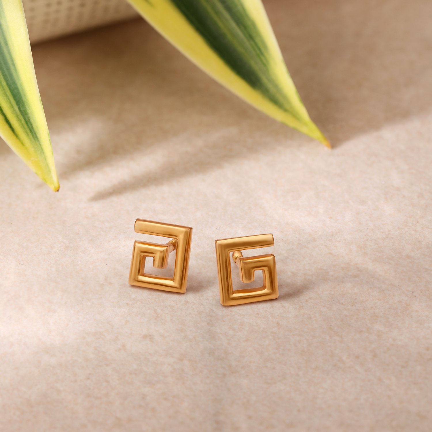 

Rhombic Gold Stud Earrings