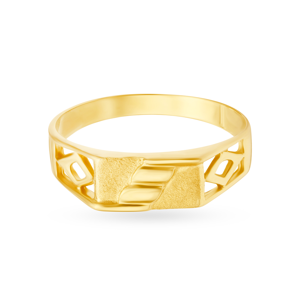 

Bold Geometric Gold Ring