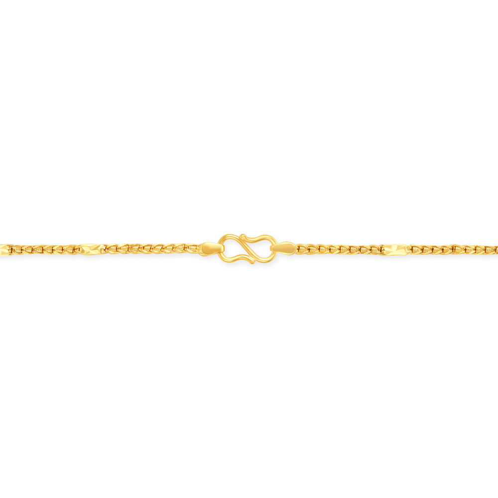 

Sophisticated Carved Gold Chain for Men