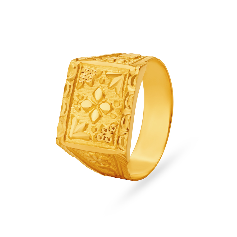 Luxurious Gold Finger Ring For Men