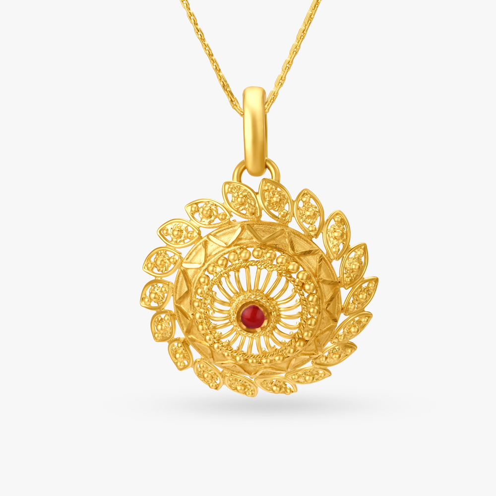 Regal Traditional Pendant