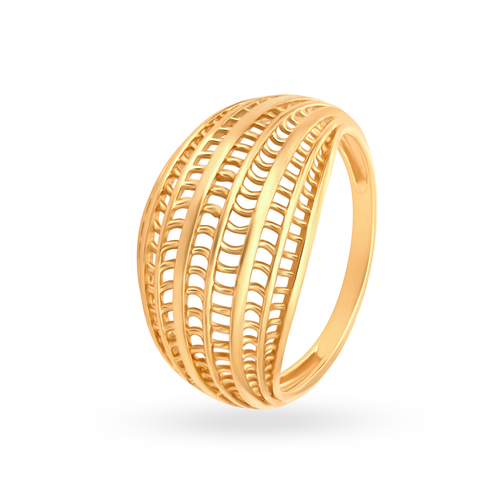 

Stately Gold Ring