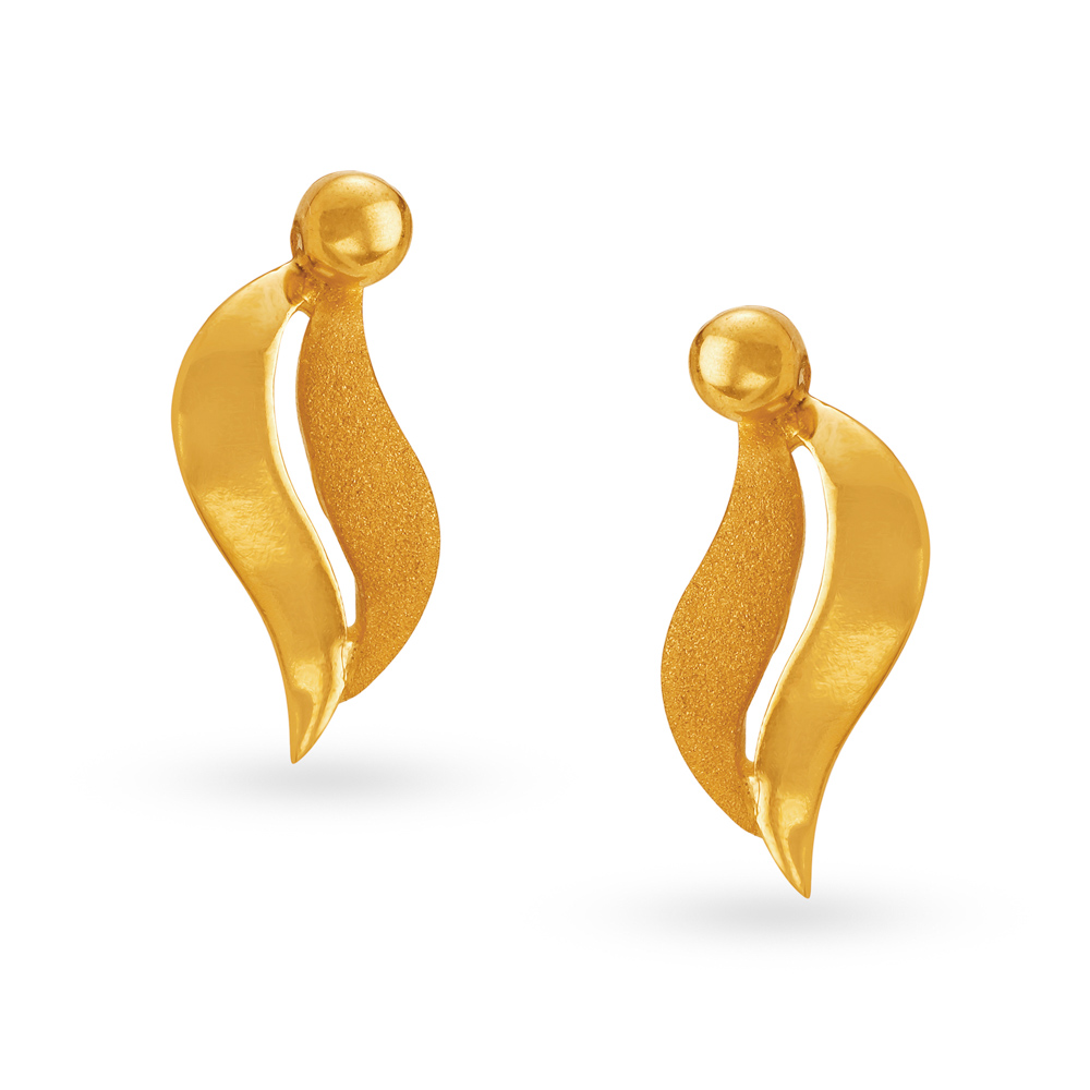 

Alluring 22 Karat Yellow Gold Studs