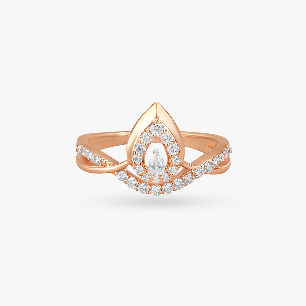 

Regal Flame Diamond Finger Ring