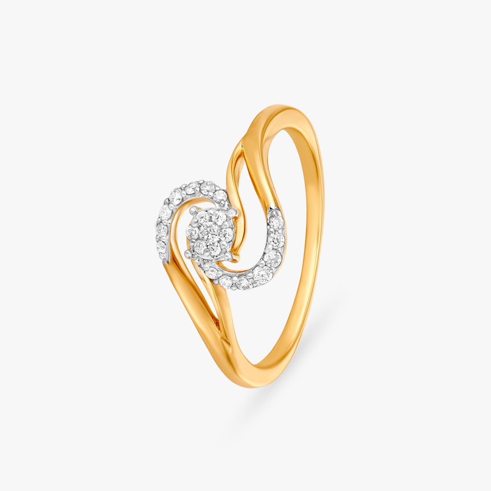 

Swirl Diamond Finger Ring