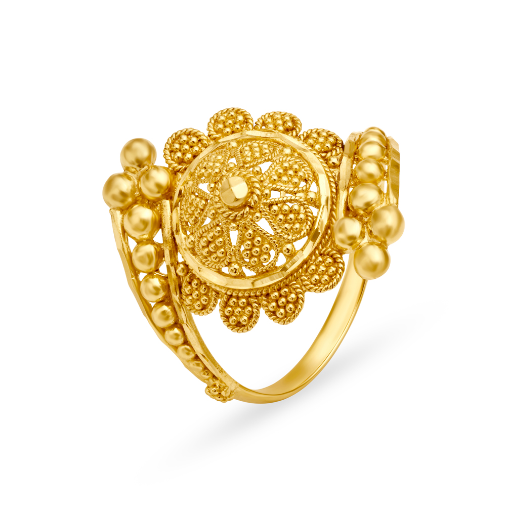 

Gorgeous 22 Karat Yellow Gold Tradtional Ring