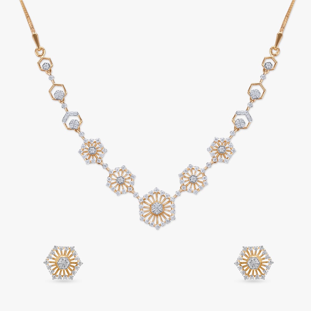 

Lustrous Starburst Diamond Necklace Set