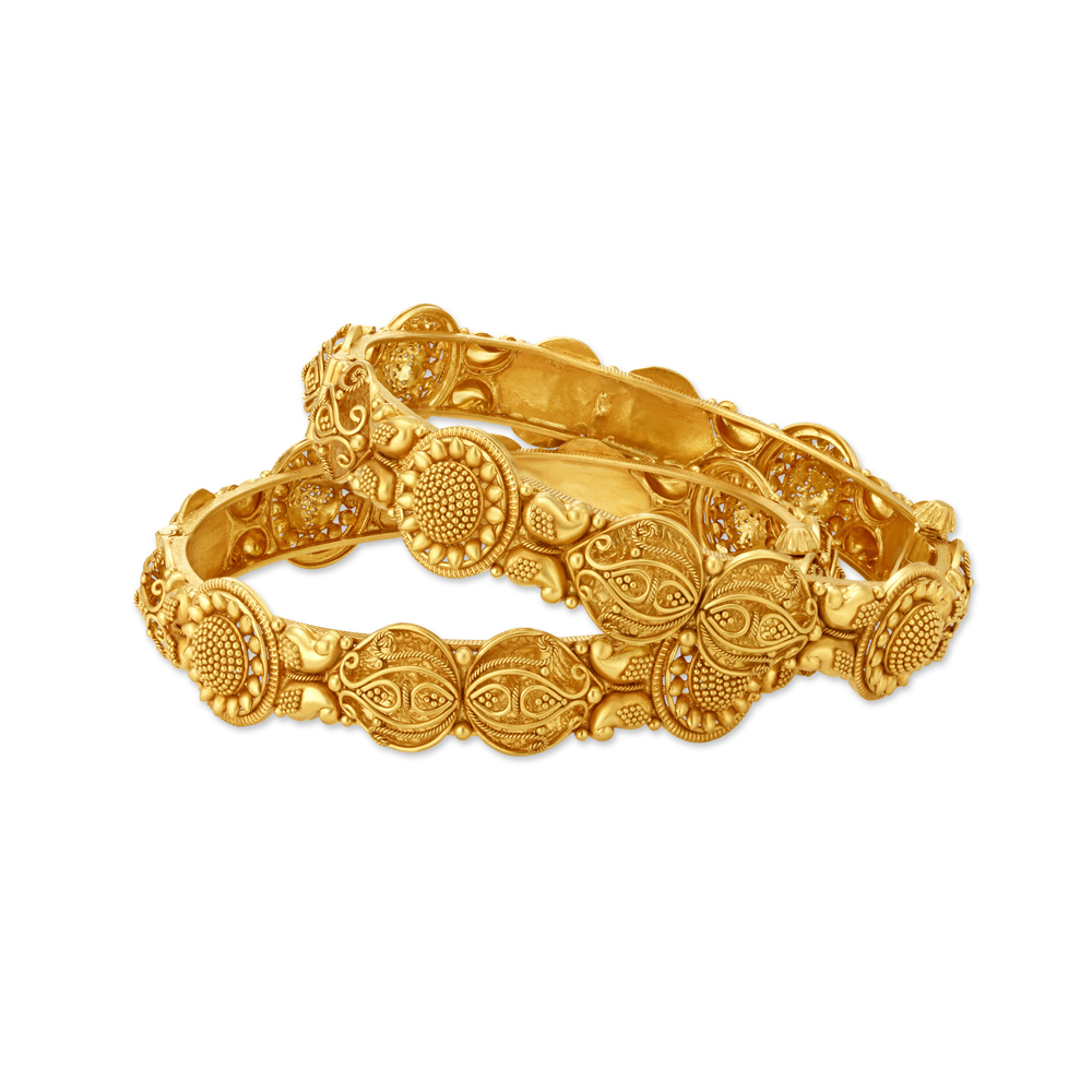 

Bewitching 22 Karat Yellow Gold Sunflower Bangle