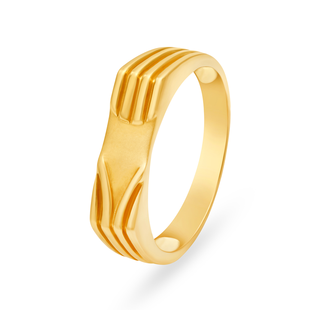 Grand 22 Karat Yellow Gold Ridged Finger Ring