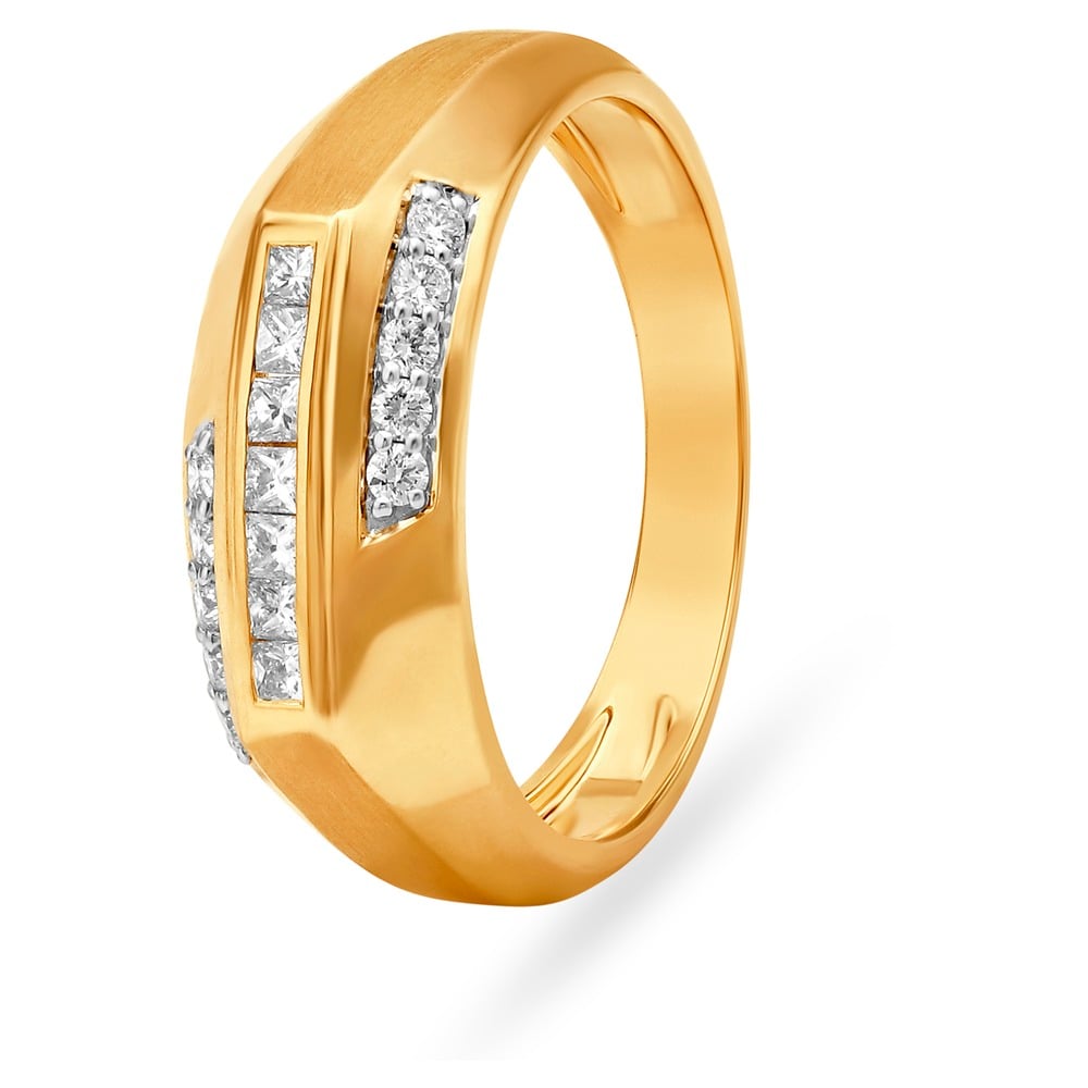 Sparkling 18 Karat Yellow Gold And Diamond Ridged Finger Ring