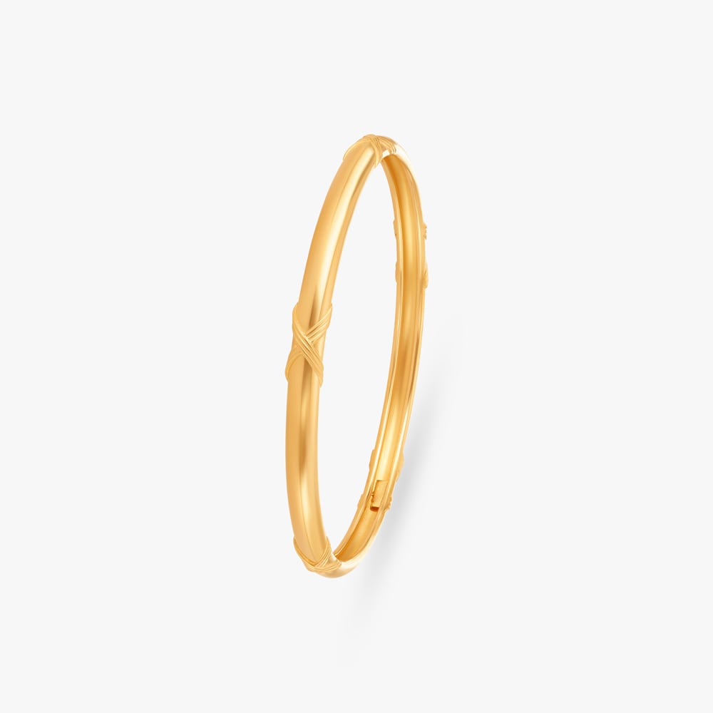 

Elegant Gold Bangle