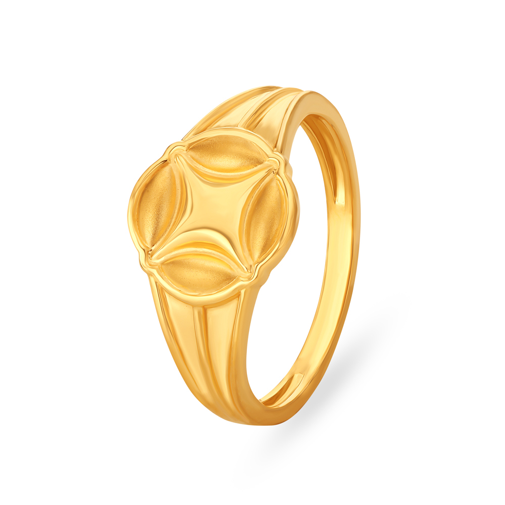 Atypical 22 Karat Yellow Gold Round Finger Ring