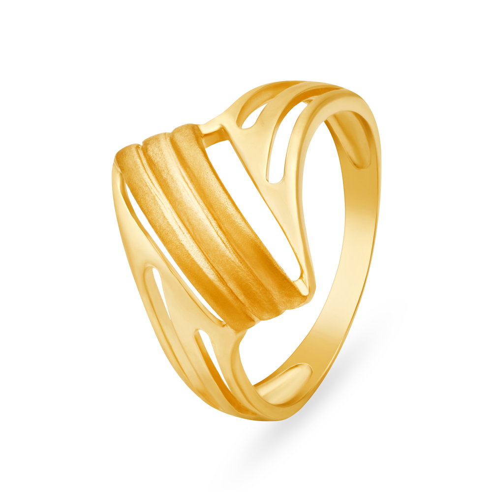 Charming Croissant Gold Ring