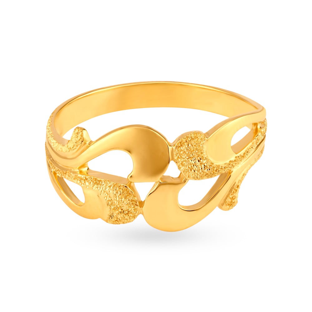 Glamorous 22 Karat Yellow Gold Swirling Finger Ring