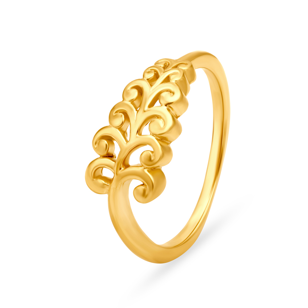 

Splendid Yellow Gold Swirled Frond Finger Ring