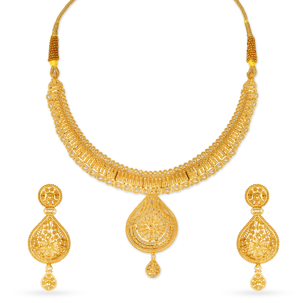 

Winning 22 Karat Yellow Gold Beaded Teardrop Necklace And Earrings Set