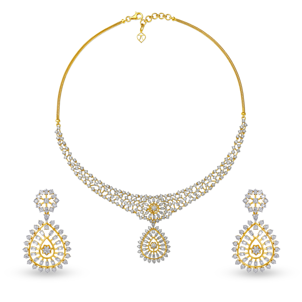 Elaborate Gold and Diamond Necklace Set