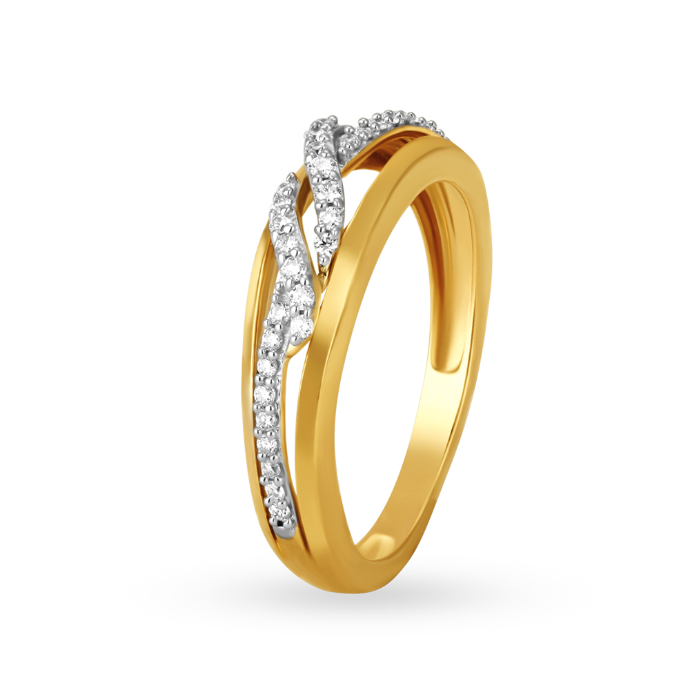 Twinkling 18 Karat Yellow Gold And Diamond Finger Ring