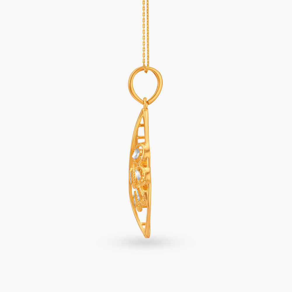 

Illuminating Leaf Gold Pendant