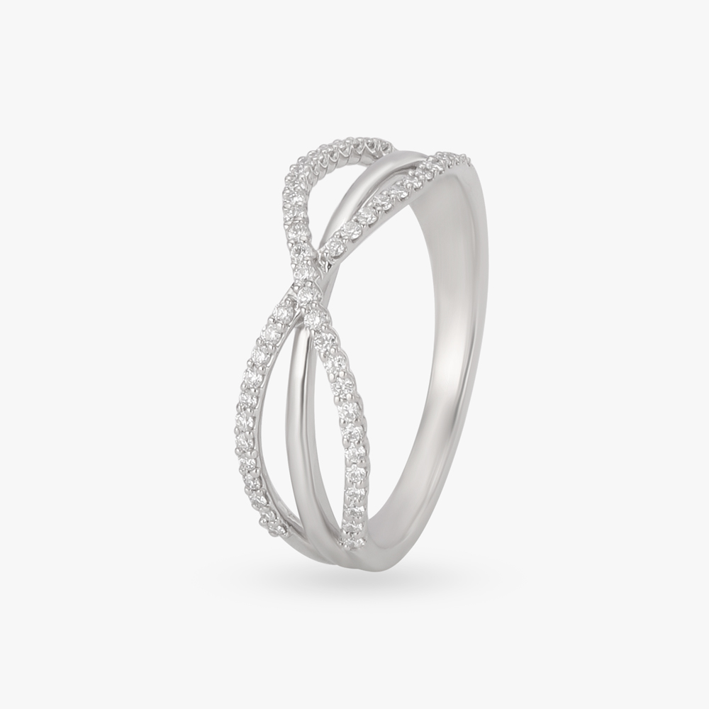 

Tangled Diamond Finger Ring