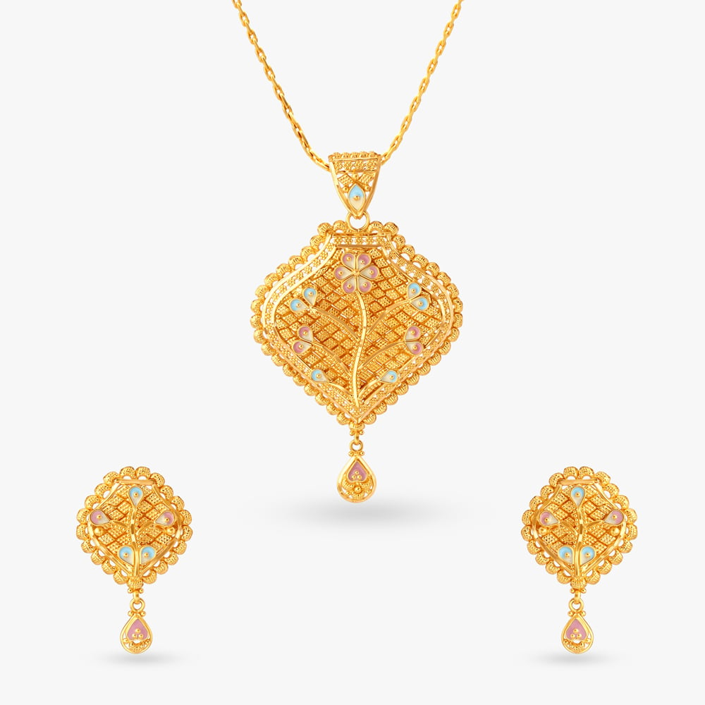 

Cascade Gold Pendant and Earrings Set